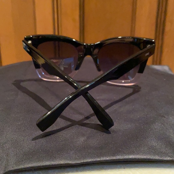 Fendi Sunglasses - Picture 8 of 11